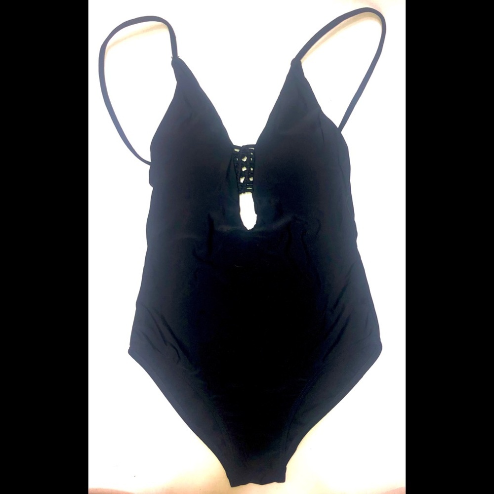 Women’s one piece swimsuit, sz sm( says medium)